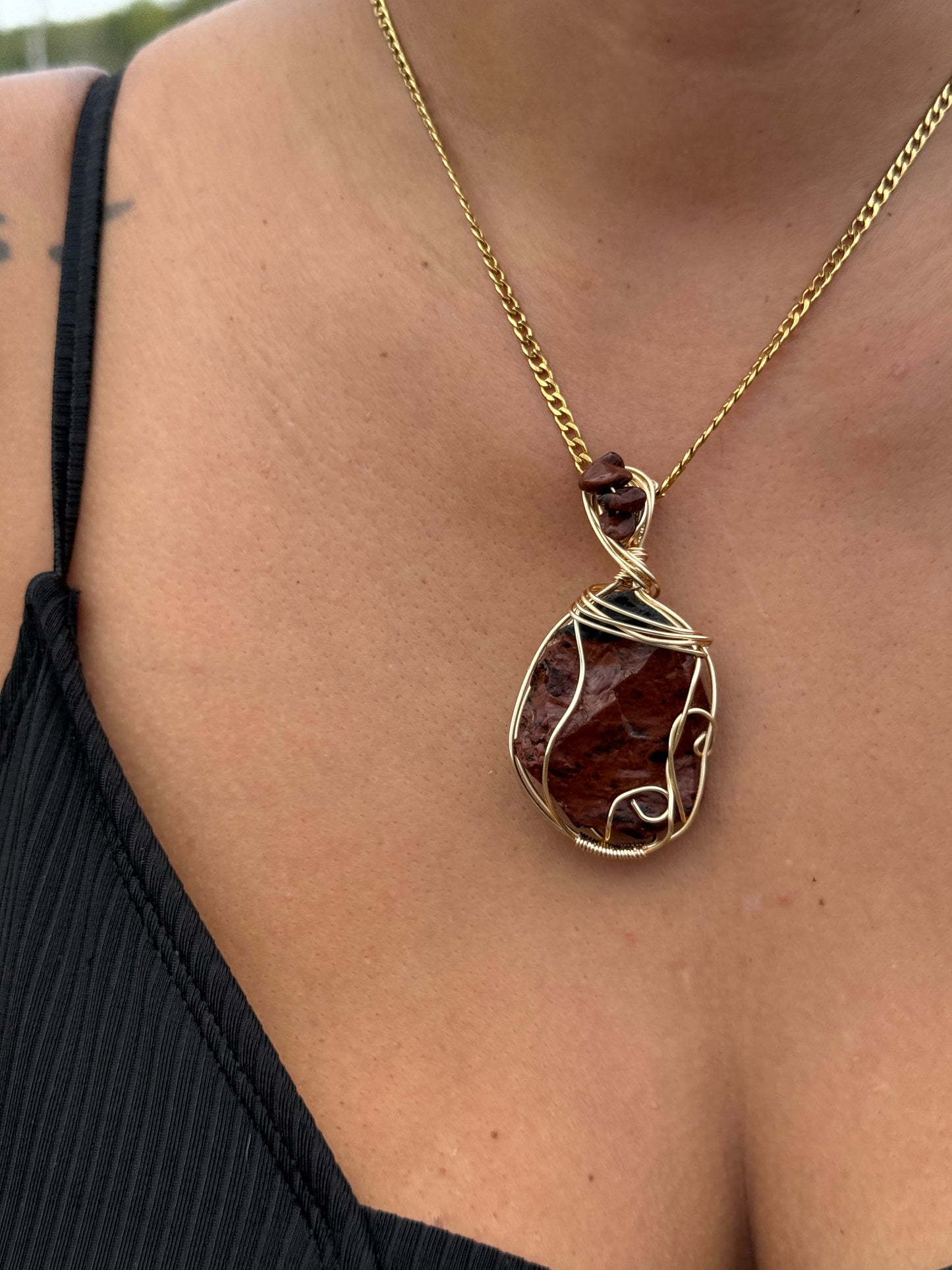 Volcánica — Red Obsidian Power Amulet